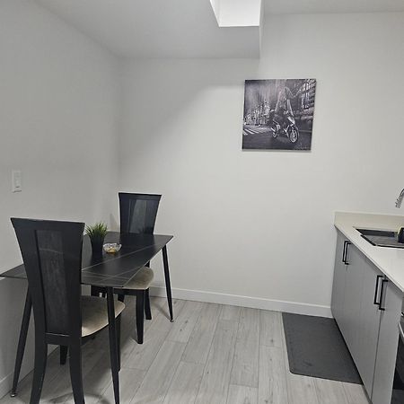 New Built House, Stay In Style Guest Suite, 2Bedroom, 2Bed, 2Bath Edmonton Exterior photo