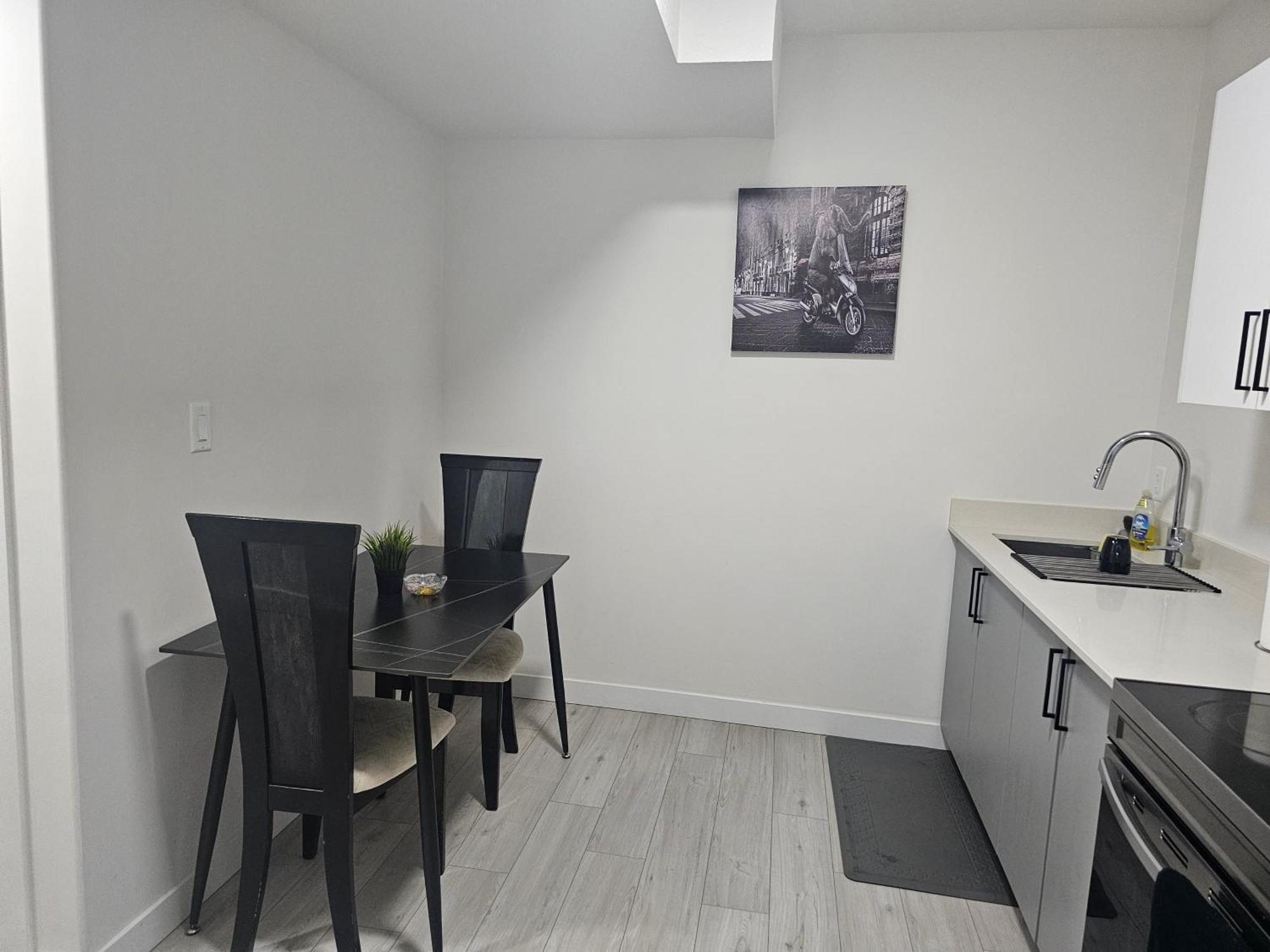 New Built House, Stay In Style Guest Suite, 2Bedroom, 2Bed, 2Bath Edmonton Exterior photo